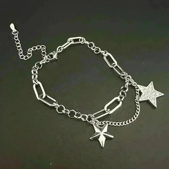 Celestial silver tone and rhinestone star dainty bracelet. 💗 - Picture 3 of 3